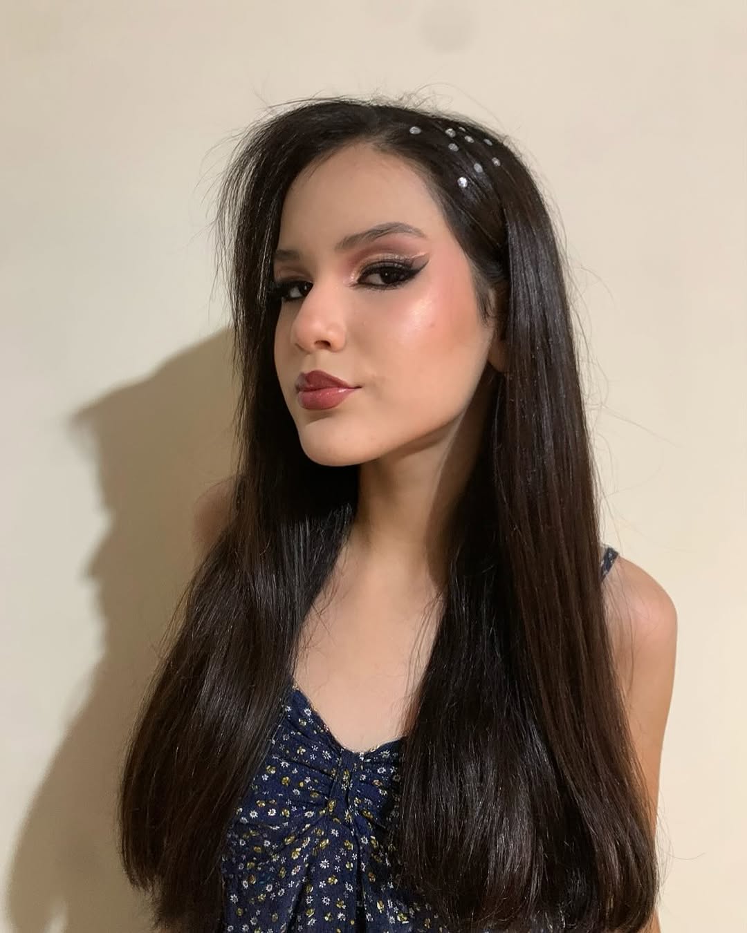 Look de XV años con glamour y presencia de protagonista.